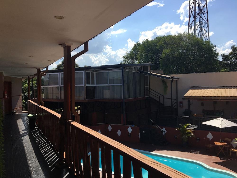 Tupa Boutique Hotel Puerto Iguazú Dış mekan fotoğraf